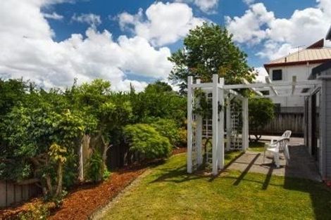 Photo of property in 6 Glucina Avenue, West Harbour, Auckland, 0618