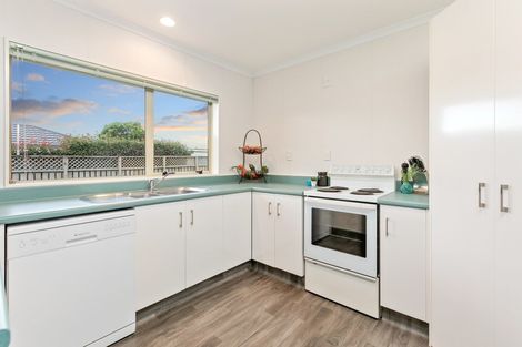 Photo of property in 15 Cloverlea Walk, Welcome Bay, Tauranga, 3112