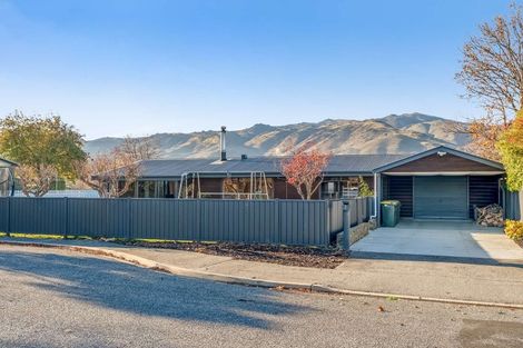 Photo of property in 2 Bruce Street, Cromwell, 9310