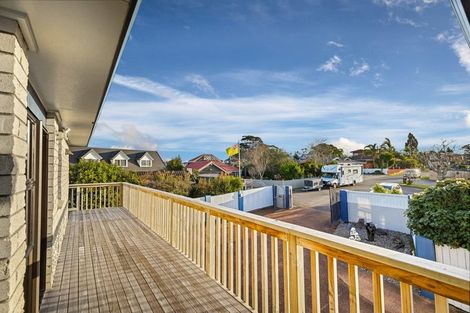 Photo of property in 8 Limeburners Close, Hobsonville, Auckland, 0618