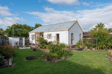 Photo of property in 16 Cairngorm Place, Highland Park, Auckland, 2010