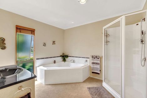 Photo of property in 44 Easton Way, Levin, 5510