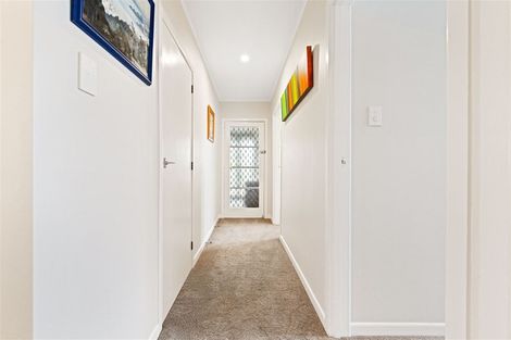 Photo of property in 3 Rewarewa Road, Te Atatu Peninsula, Auckland, 0610