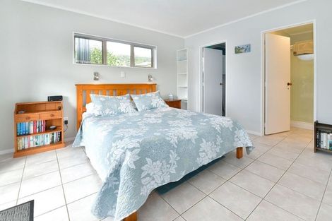 Photo of property in 74 Tarrant Road, Helensville, 0875