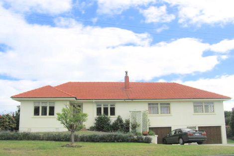 Photo of property in 10 Pitau Road, Mount Maunganui, 3116