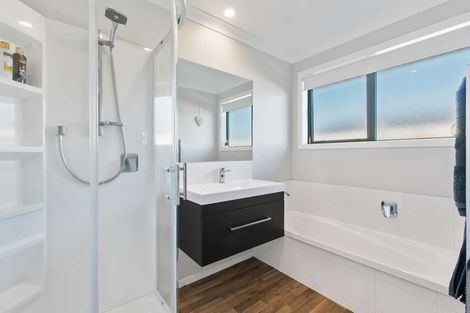 Photo of property in 8 Macloughlin Drive, Te Puke, 3119