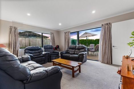 Photo of property in 16 Pitoitoi Drive, Riverhead, 0820