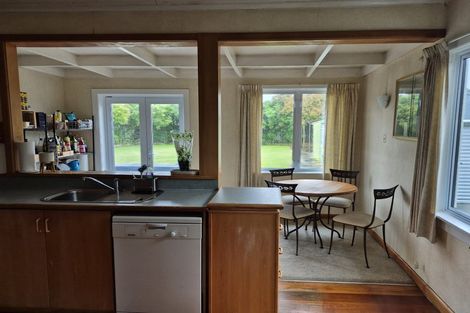 Photo of property in 1414 Woodstock Avenue, Mayfair, Hastings, 4122