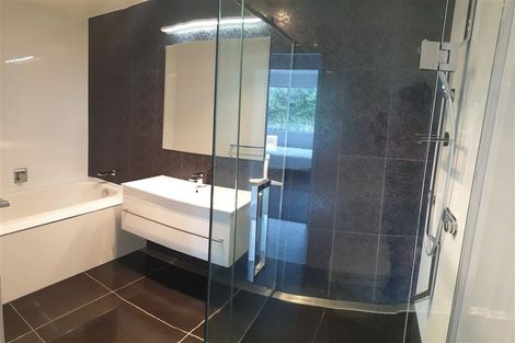 Photo of property in 32 Becker Drive, Weymouth, Auckland, 2103
