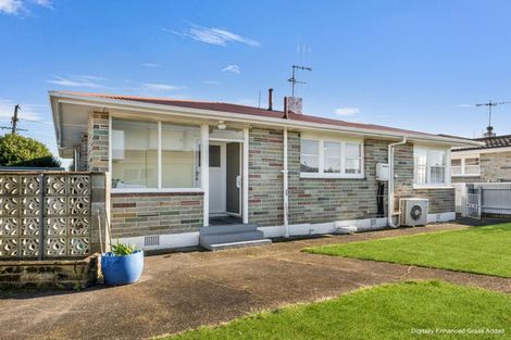 Photo of property in 2 Winchester Street, Levin, 5510