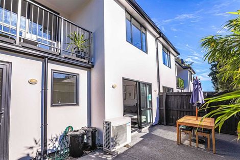 Photo of property in 8c Defoe Place, Waltham, Christchurch, 8023