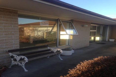 Photo of property in 77 Memorial Avenue, Ilam, Christchurch, 8053