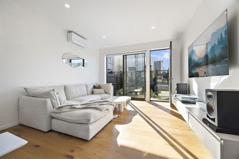 Photo of property in 12/82 East Coast Road, Milford, Auckland, 0620