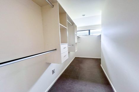 Photo of property in 21 Namsan Close, Fairview Heights, Auckland, 0632