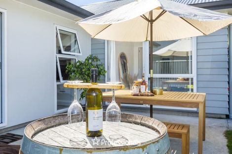 Photo of property in 21 Salisbury Crescent, Wallaceville, Upper Hutt, 5018