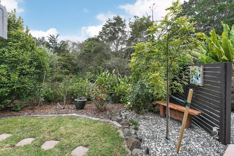Photo of property in 11 San Pedro Place, Henderson, Auckland, 0612
