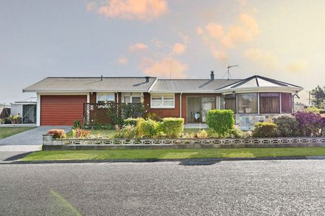 Photo of property in 2 Guy Place, Melville, Hamilton, 3206