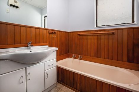 Photo of property in 71 Omapere Street, Whitby, Porirua, 5024