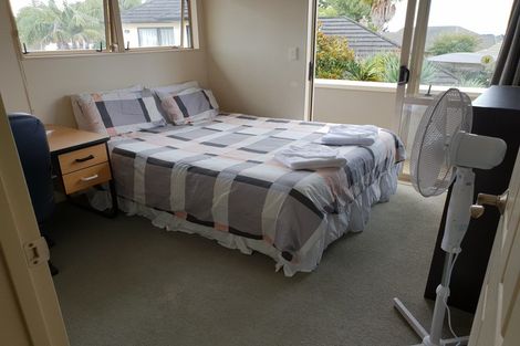 Photo of property in 239 Hill Road, The Gardens, Auckland, 2105