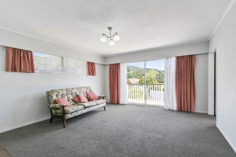 Photo of property in 31 Holland Street, Wainuiomata, Lower Hutt, 5014