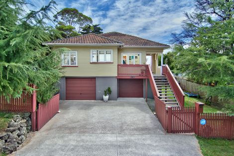 Photo of property in 19 Konini Road, Titirangi, Auckland, 0604