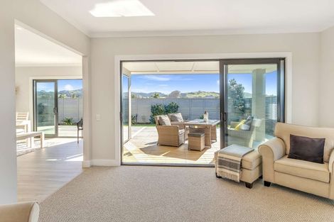 Photo of property in 168 Kupe Drive, Whitianga, 3510