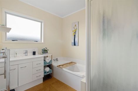 Photo of property in 2/49 Strid Road, Te Atatu South, Auckland, 0610