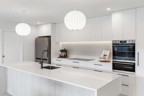 Photo of property in 1 Corsica Court, Fitzherbert, Palmerston North, 4410