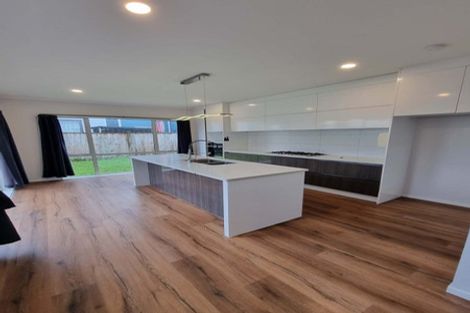 Photo of property in 7 Silvereye Road, Hobsonville, Auckland, 0616