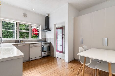 Photo of property in 48 Astley Avenue, New Lynn, Auckland, 0600