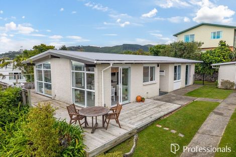 Photo of property in 6 Viscount Grove, Kelson, Lower Hutt, 5010