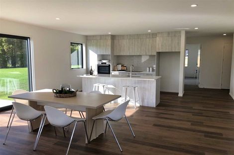 Photo of property in 14 Lynette Place, Mangere, Auckland, 2022