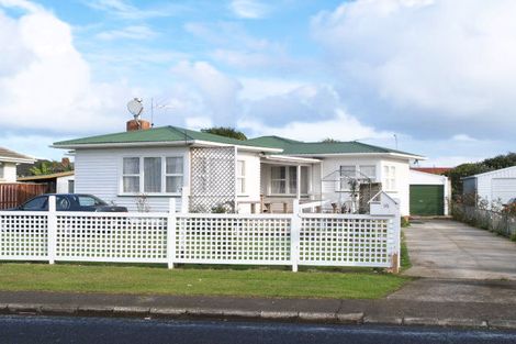 Photo of property in 16 Hallberry Road, Mangere East, Auckland, 2024
