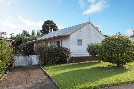 Photo of property in 16 Cairngorm Place, Highland Park, Auckland, 2010