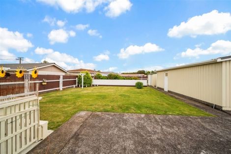 Photo of property in 22 Mcguire Street, Hawera, 4610