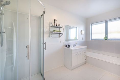 Photo of property in 51 Durrell Way, Rolleston, 7614