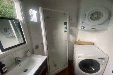 Photo of property in 15a Governor Road, Northland, Wellington, 6012