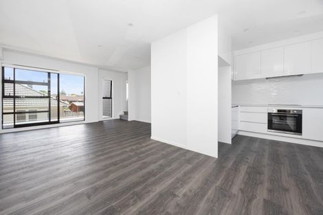 Photo of property in 3/3153 Great North Road, New Lynn, Auckland, 0600
