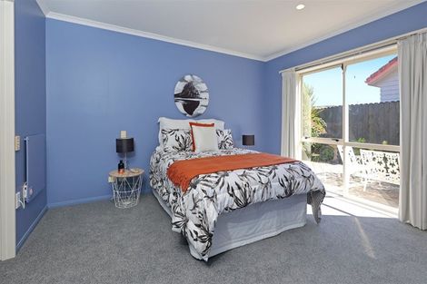 Photo of property in 22 Espalier Drive, Henderson, Auckland, 0612