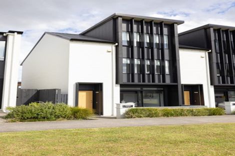 Photo of property in 10 Alexander Willis Crescent, Hobsonville, Auckland, 0616