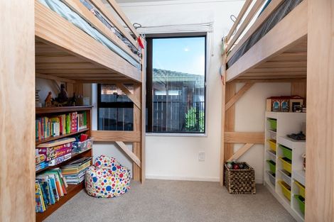 Photo of property in 11 Javelin Place, West Harbour, Auckland, 0618
