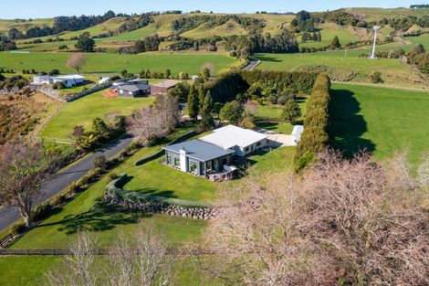Photo of property in 172 Kaipikari Road Upper, Urenui, 4375