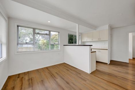 Photo of property in 5 Nikau Street, Inglewood, 4330