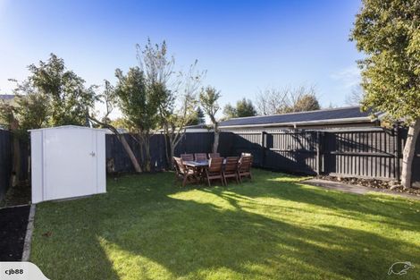 Photo of property in 320 Memorial Avenue, Burnside, Christchurch, 8053