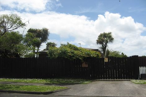 Photo of property in 7 Bill Phillip Place, Clendon Park, Auckland, 2103
