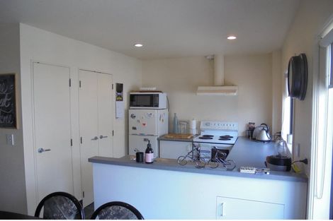 Photo of property in 2/240 The Terrace, Wellington Central, Wellington, 6011