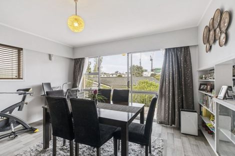Photo of property in 2/15a Oates Road, Glen Eden, Auckland, 0602