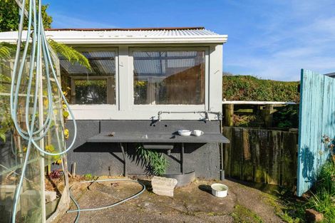 Photo of property in 11 Miranda Street, Stratford, 4332