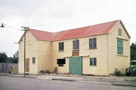 Photo of property in 10 Albert Street, Island Bay, Wellington, 6023
