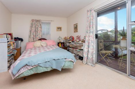 Photo of property in 16 Cairngorm Place, Highland Park, Auckland, 2010
